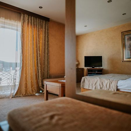 Vinska Kuca Kovacevic Bed & Breakfast Irig Exterior photo